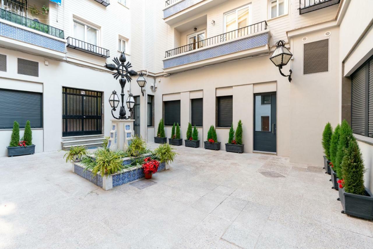 Unique Homes Las Setas, Plaza De San Pedro 6 Pax Sevilla Exteriör bild